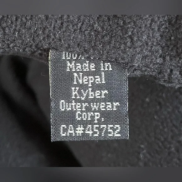 Kyber Wool Hat Pom - Picture 12 of 13